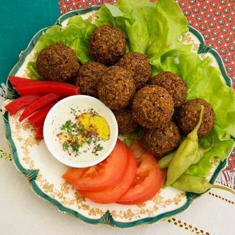 Falafel salatiga